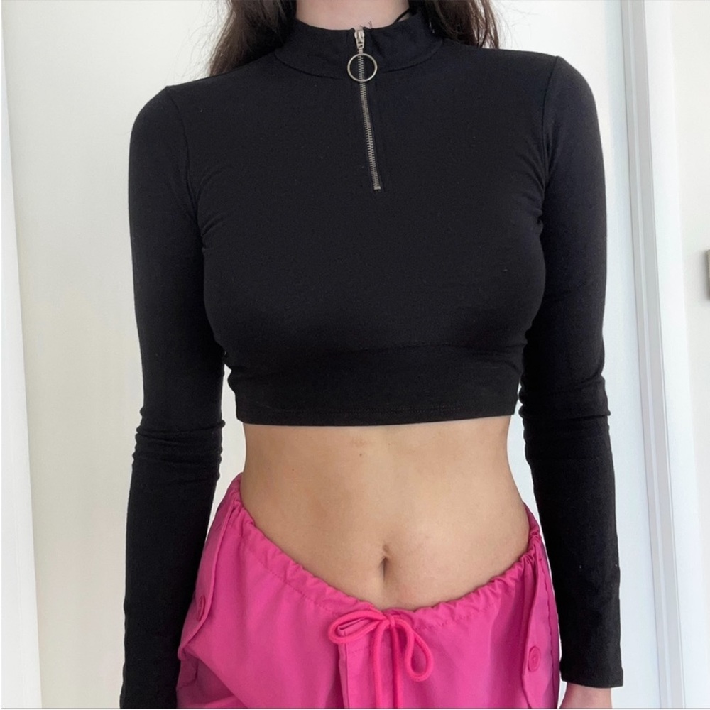 Jenny Black Zip Up Long Sleeve Crop Top
